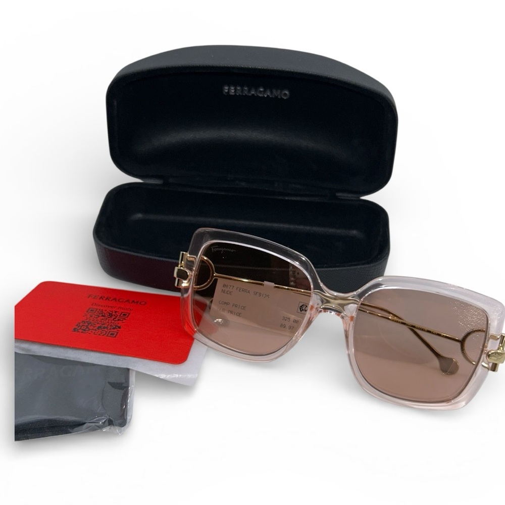 New Ferragamo Gancio 55mm nude/blush Sunglasses